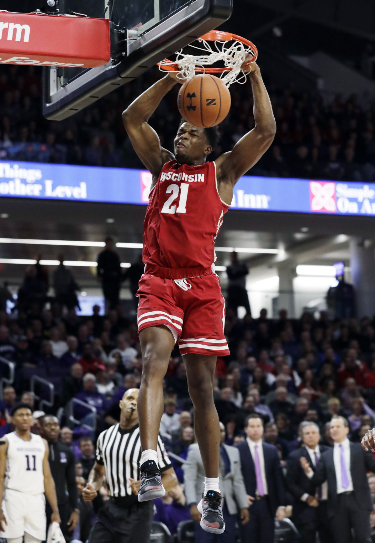 BADGERS 69, WILDCATS 64